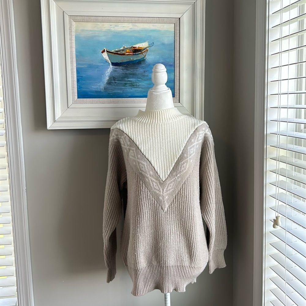 Vintage Chevron Longsleeve Womens Petite Cream Beige Sweater